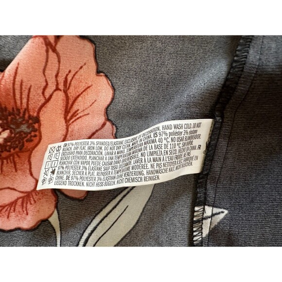 Forever 21 Kimono Top Black Satin Rare Oriental Japanese Flower size Medium NWT - Picture 8 of 10